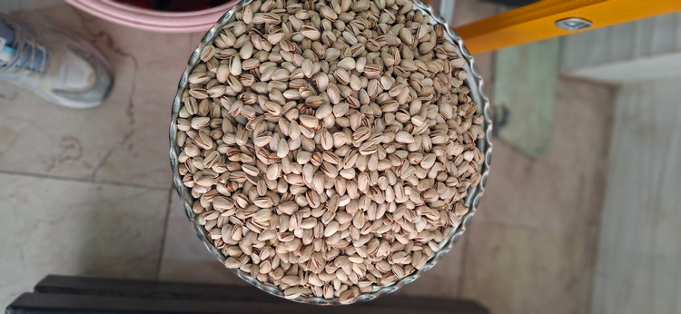 پسته اکبری درجه۱ متوسط